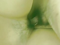 Sexy asian ere gona lortzen bere estu hairy pussy fingered arabera stud ondoren, fucks